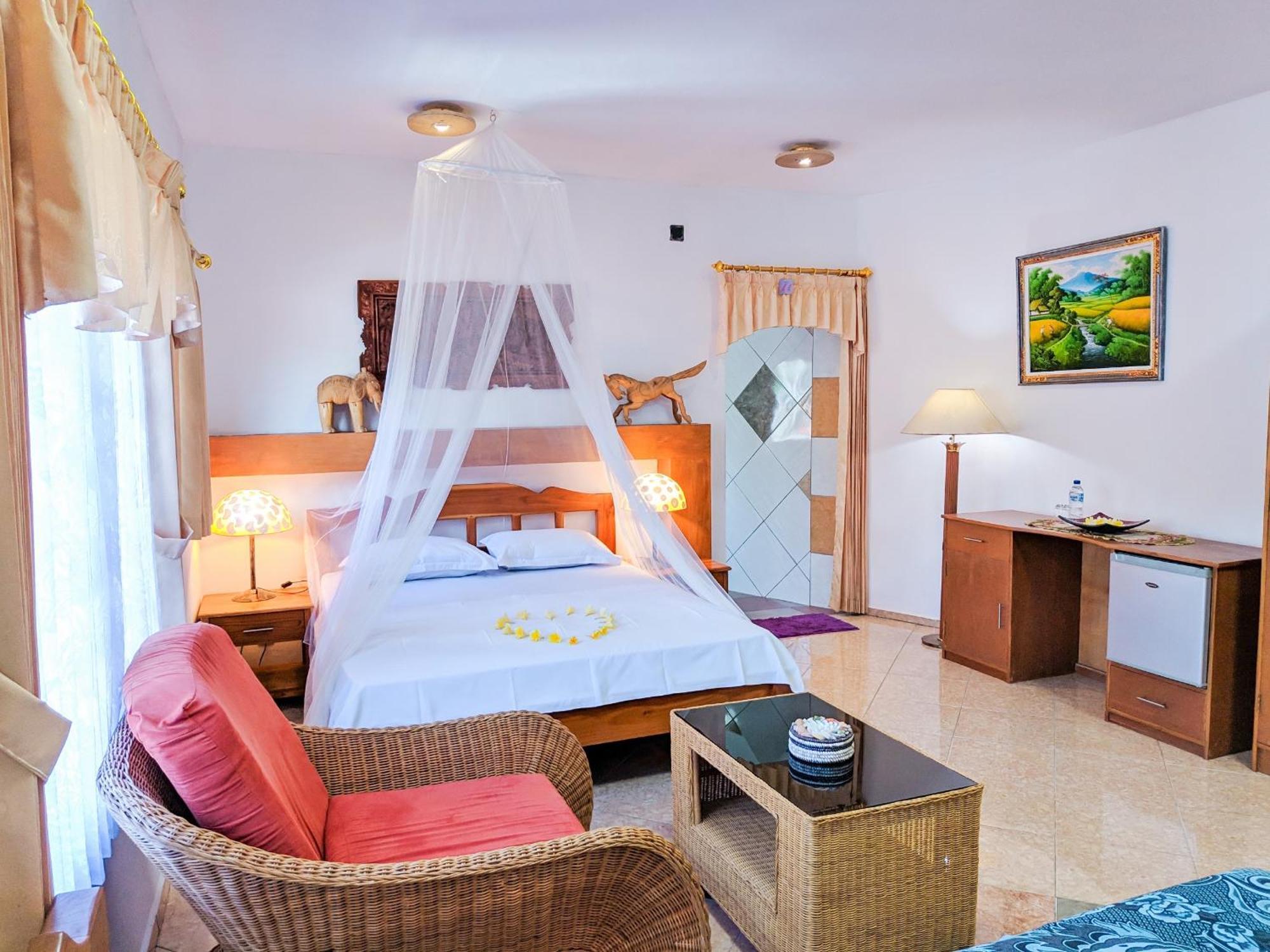 Deutsches-Eck Rikesti Hotel Lovina  Ngoại thất bức ảnh