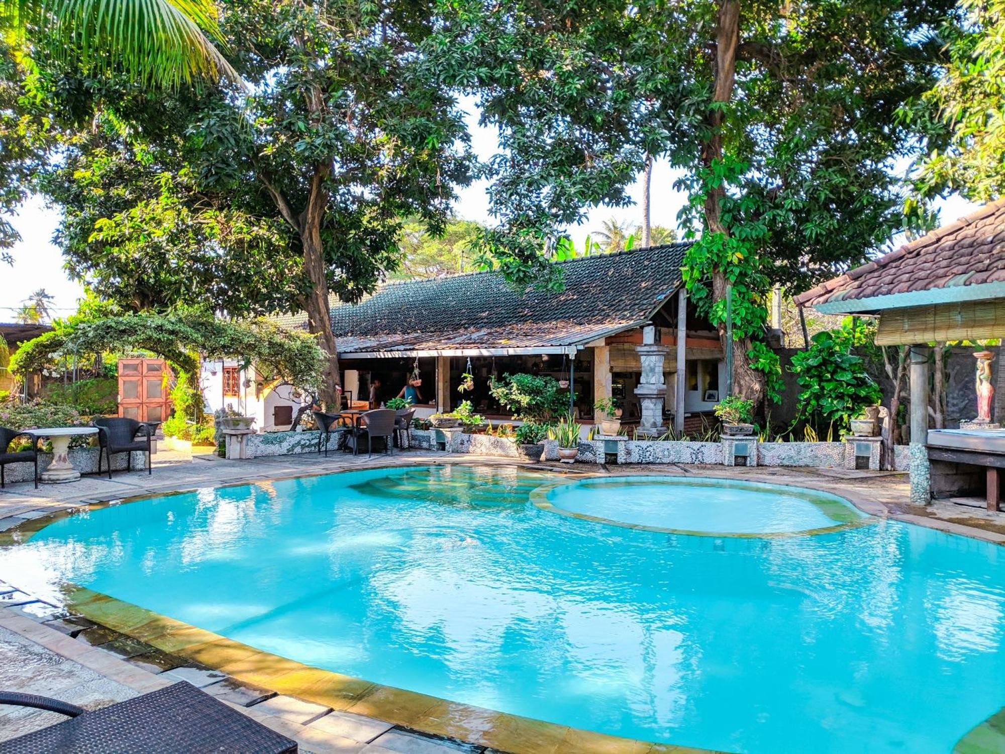 Deutsches-Eck Rikesti Hotel Lovina  Ngoại thất bức ảnh